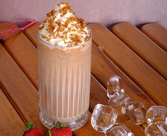 Çilek Kurabiye Milkshake